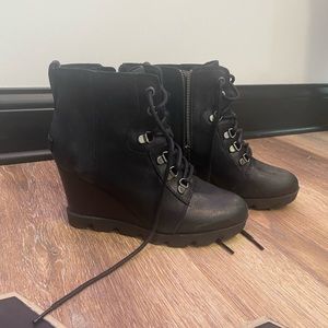 Sorel black wedge boots